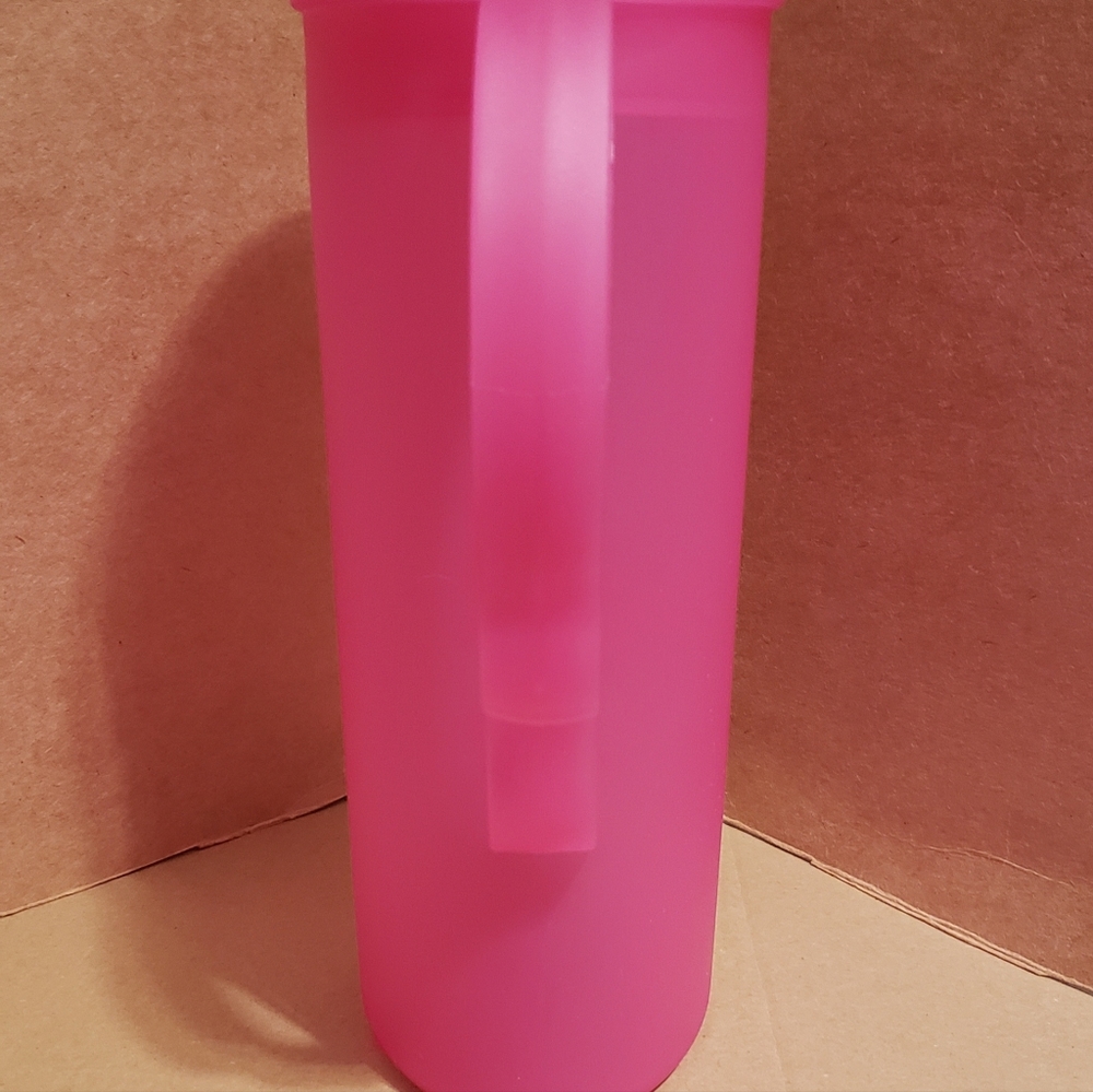 Tupperware Slim Pitcher - Picture 2 of 3